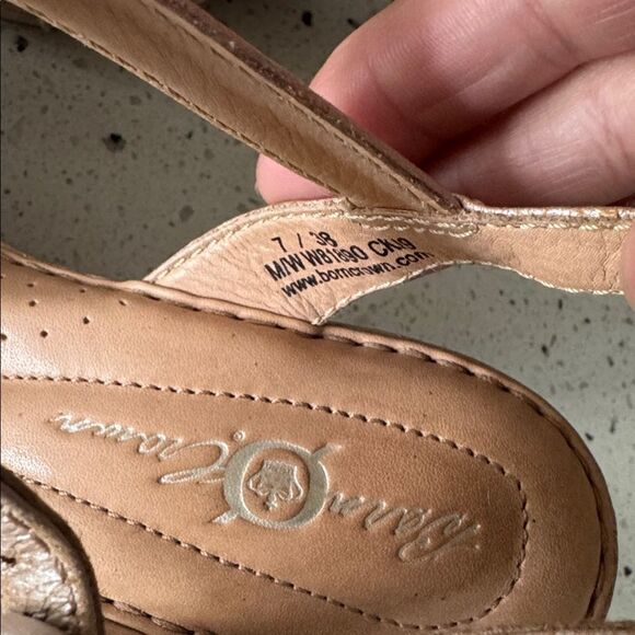 Born Elegant Metallic Tan Leather Wedge Sandals Slingback Comfort Shoes Size 7M - Picture 4 of 12